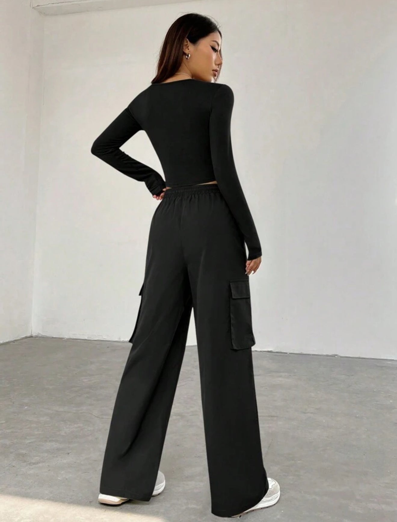 Slim Fit Letter Patchwork Square Collar T-Shirt And Cargo Pants