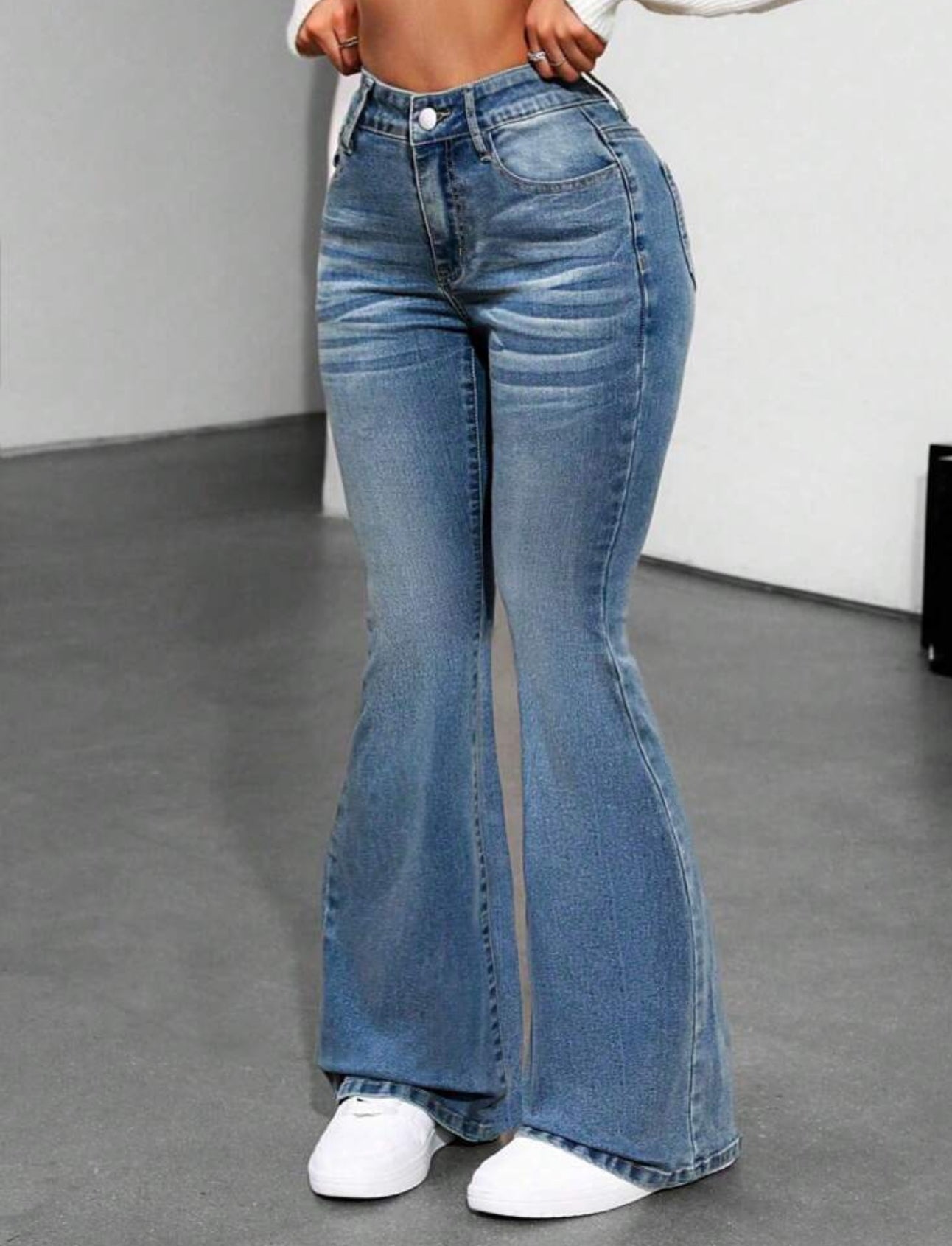 women's flared jeans