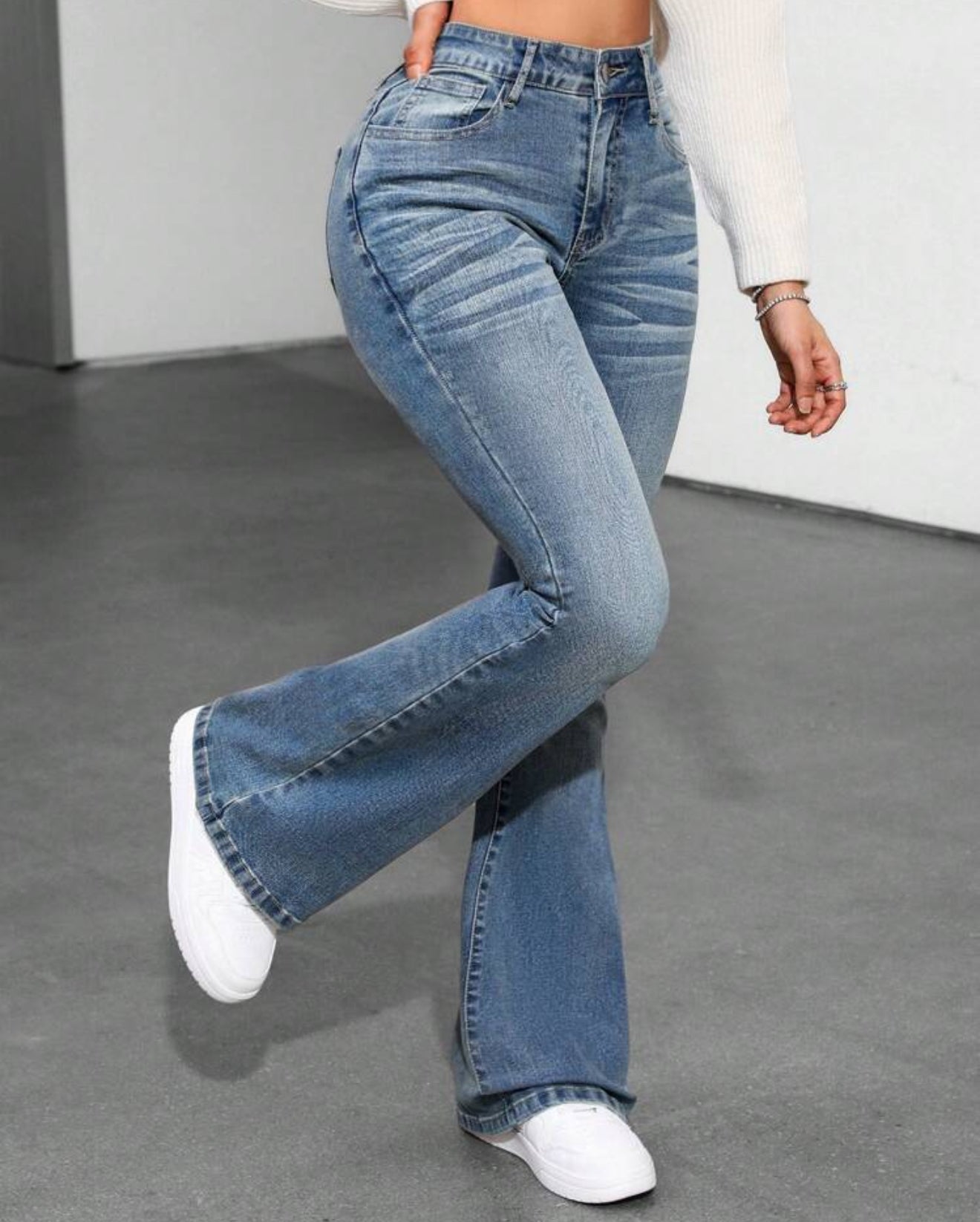 women's flared jeans